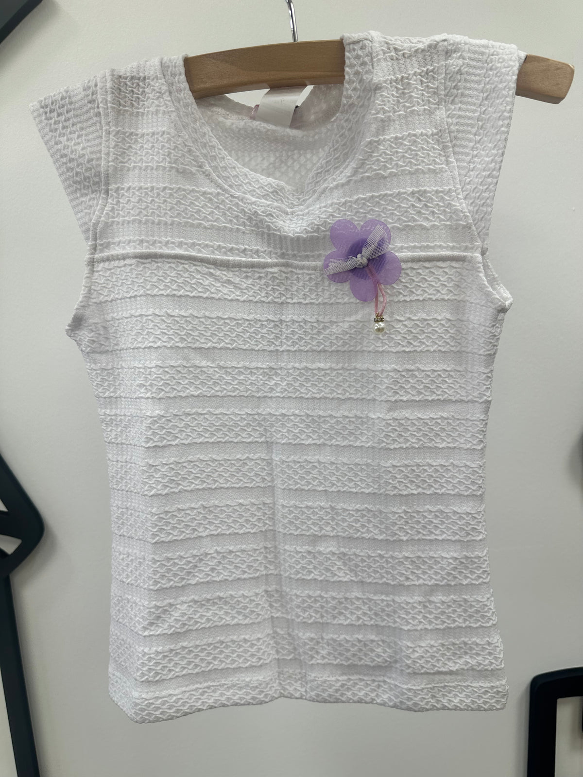CK-Blusa Pin Flor o Corona Blanco
