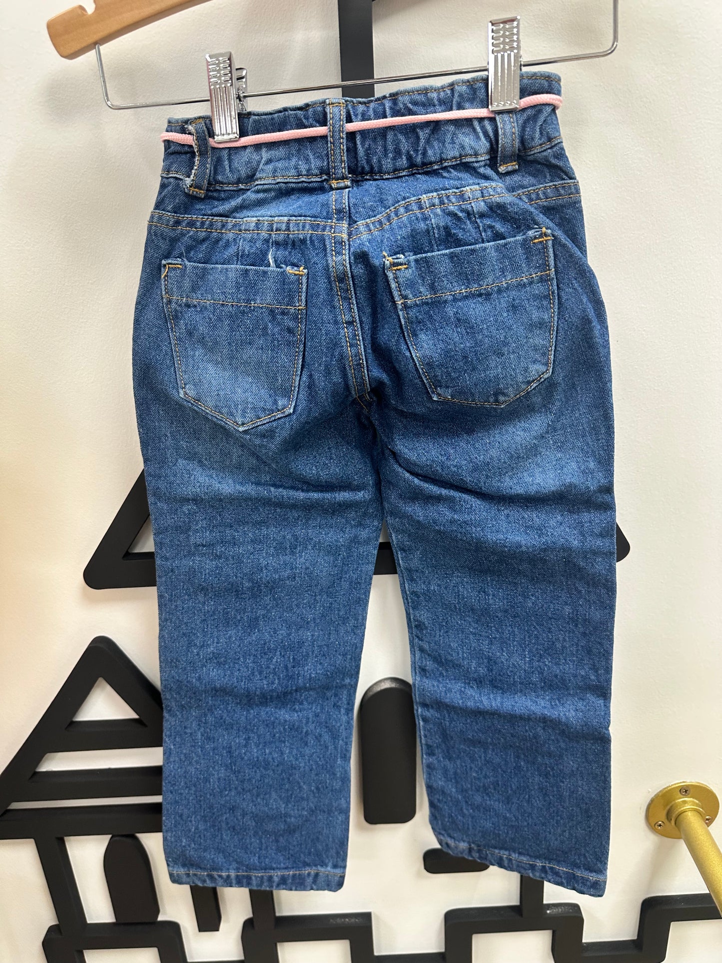 Burb-Cargo Six Darker