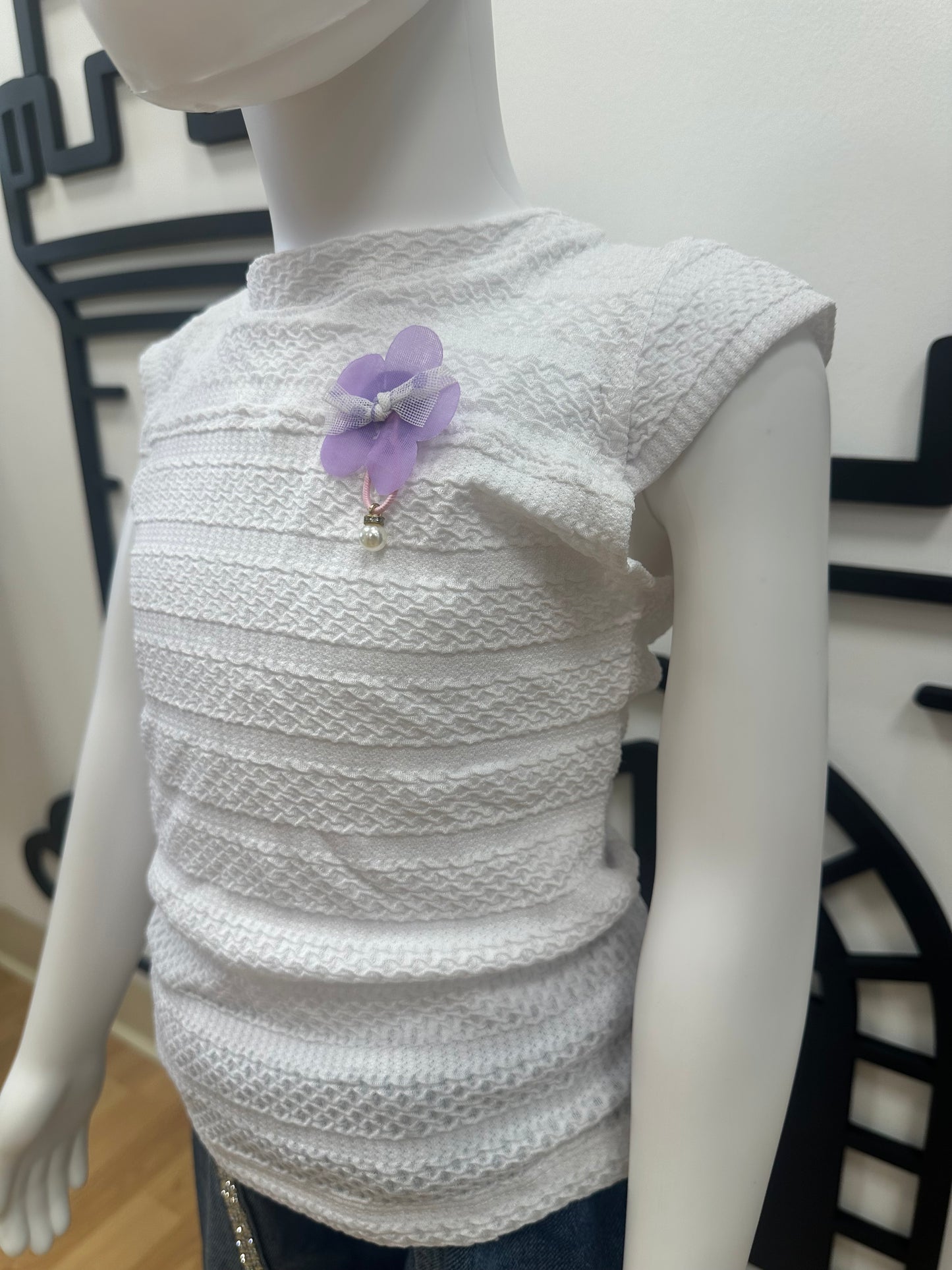 CK-Blusa Pin Flor o Corona Blanco