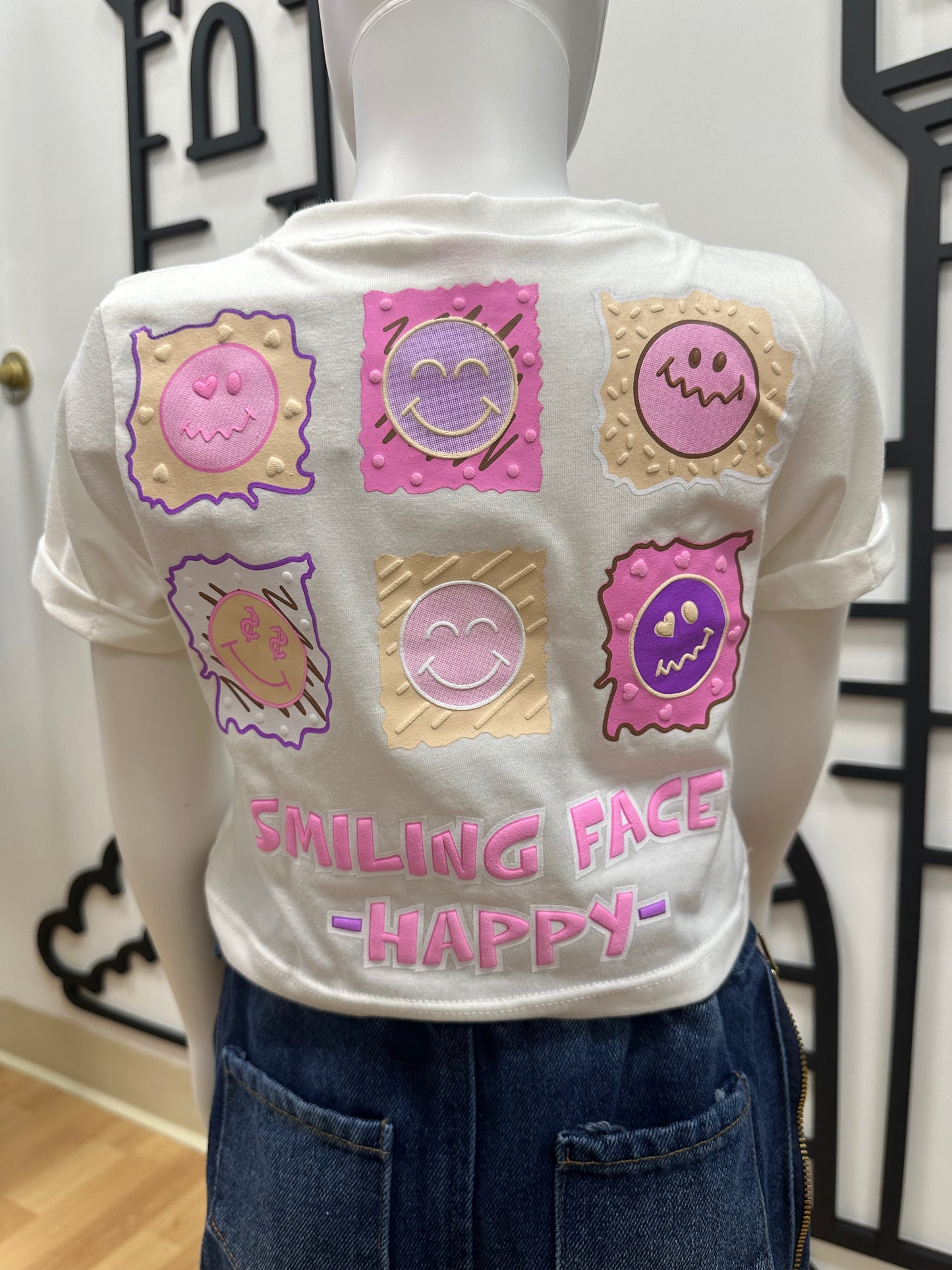 BG-Smiling Face White